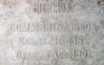 Klok Commerina 1867-1901 (detail grafsteen).JPG